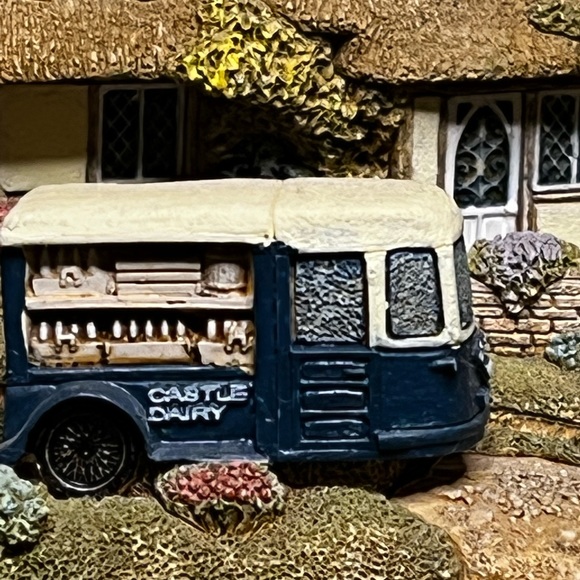 Lilliput Lane -Two Pints Please - Collectors Club - Picture 8 of 16